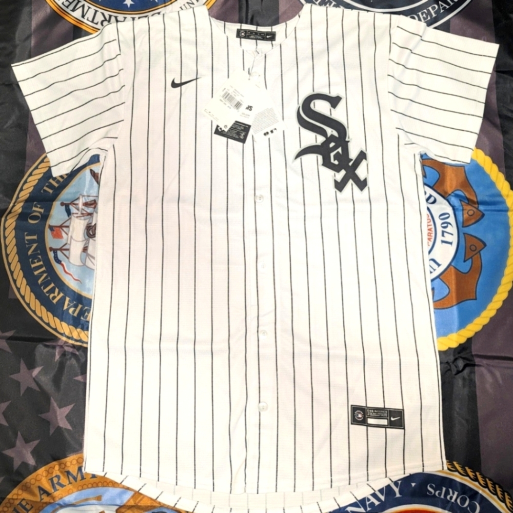 Luis Robert Nike Chicago White Sox kids size Large